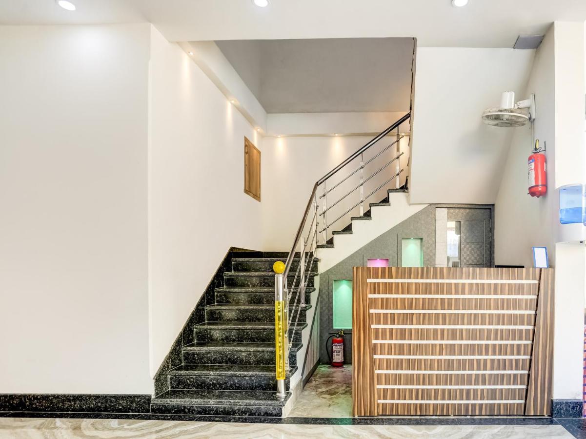 ורנאסי Oyo 75850 Vishwanath Guest House מראה חיצוני תמונה